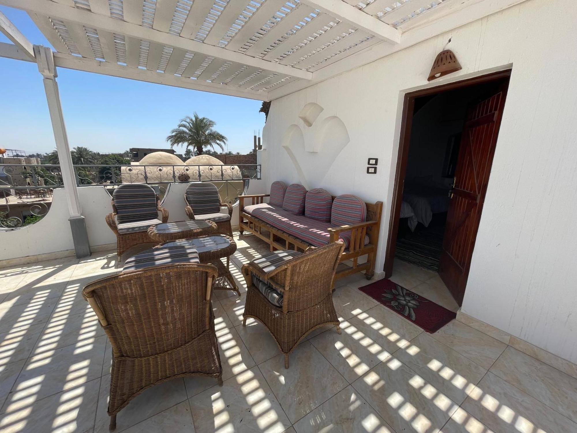 Villa Giulio Luxor Guest House Esterno foto