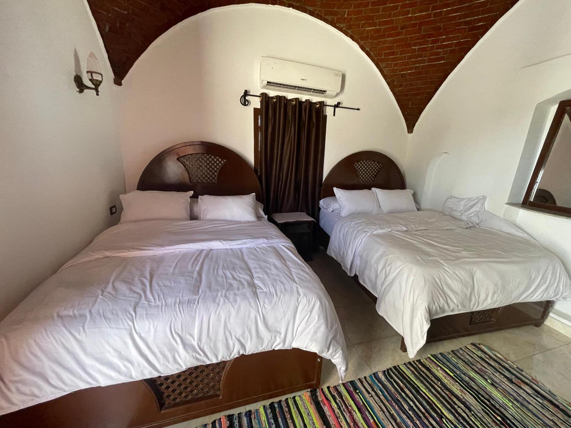 Villa Giulio Luxor Guest House Esterno foto