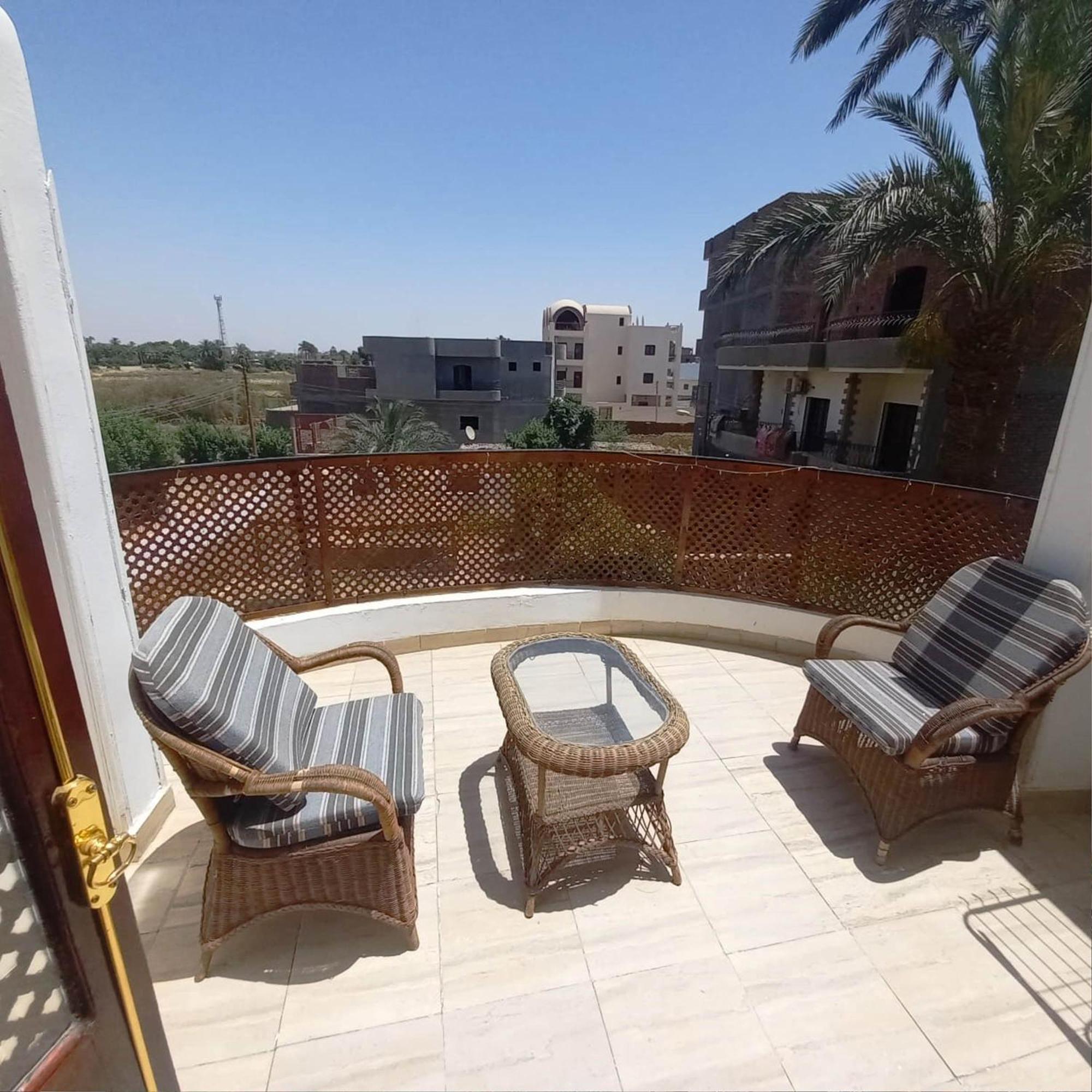 Villa Giulio Luxor Guest House Esterno foto