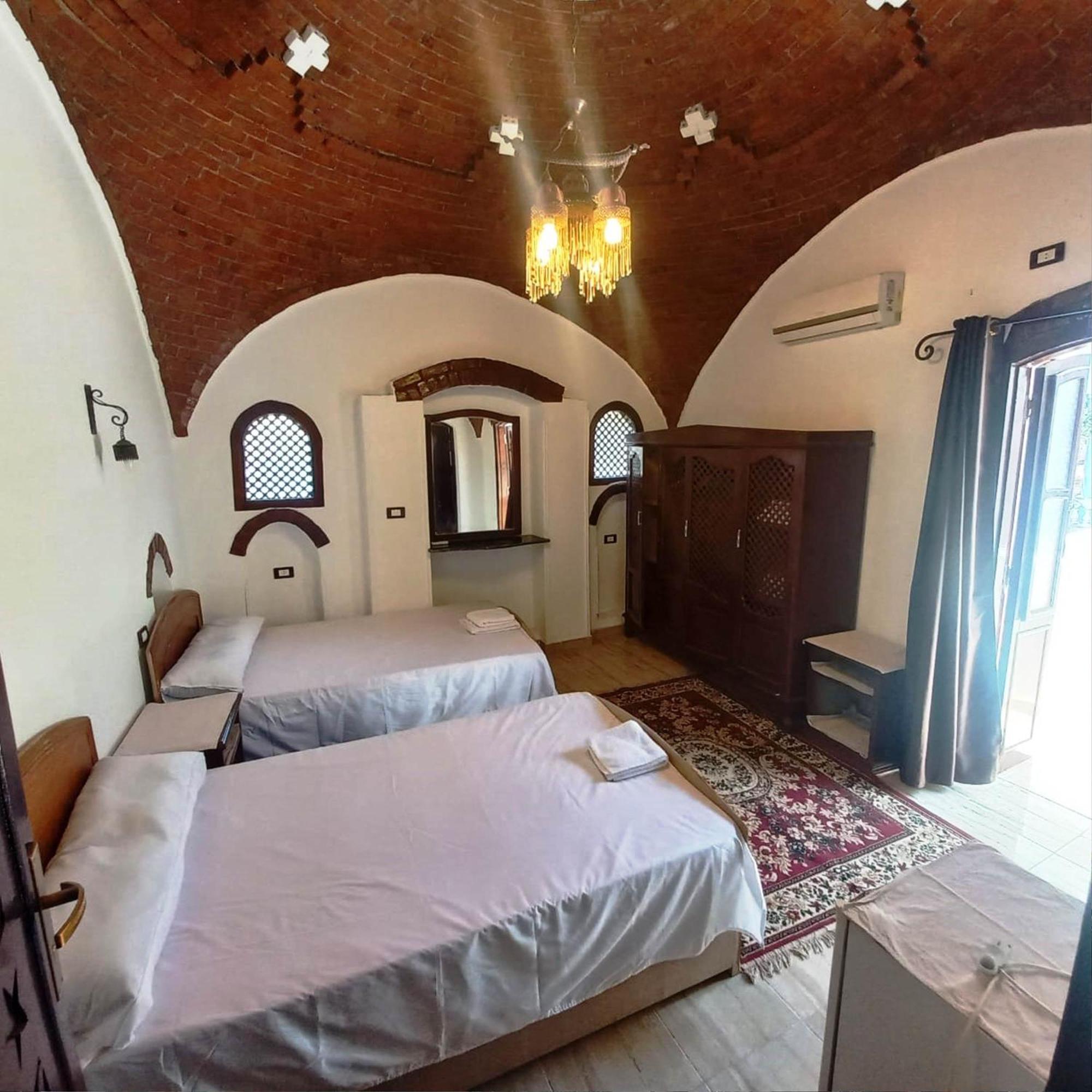 Villa Giulio Luxor Guest House Esterno foto
