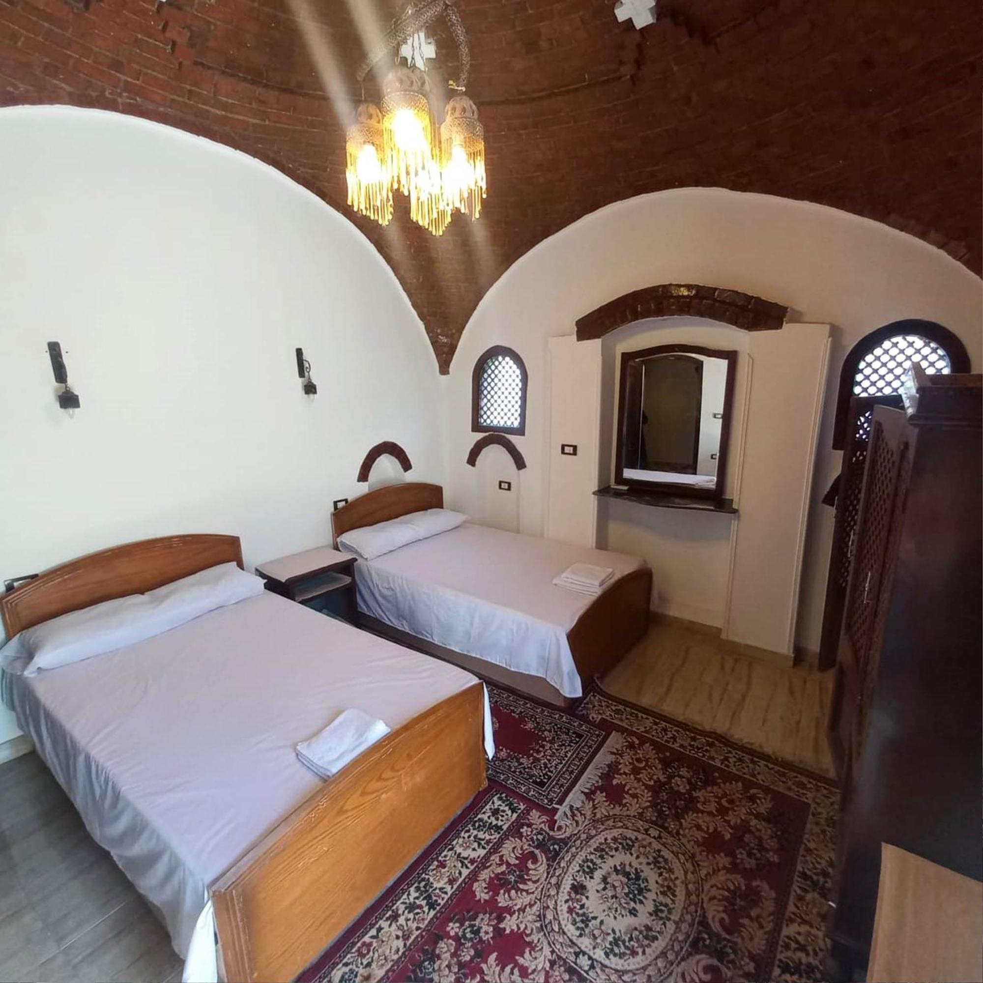 Villa Giulio Luxor Guest House Esterno foto